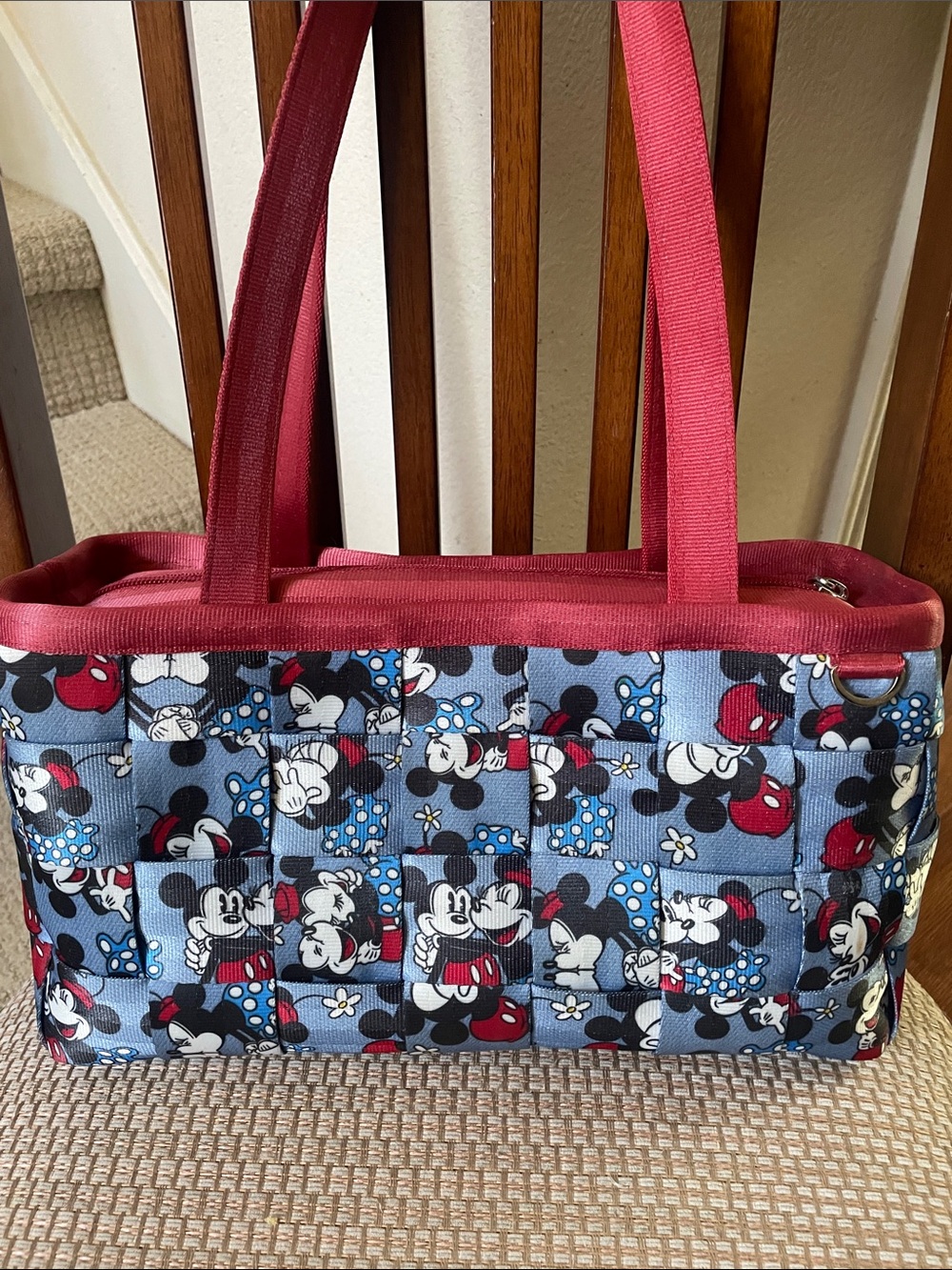 Harveys Disney Mickey loves Minnie large satchel